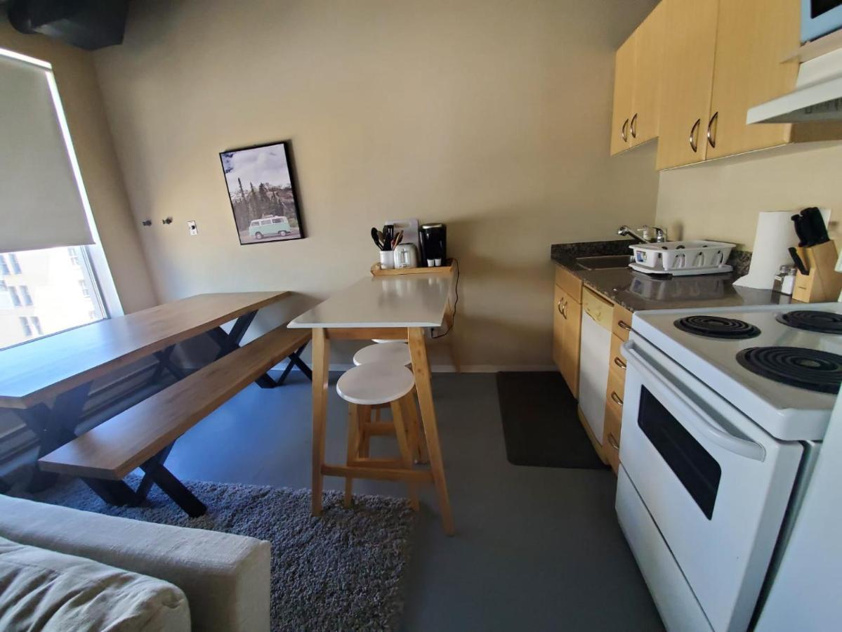 Modern Downtown Loft Near Rogers Place,Shaw Conf Daire Edmonton Dış mekan fotoğraf