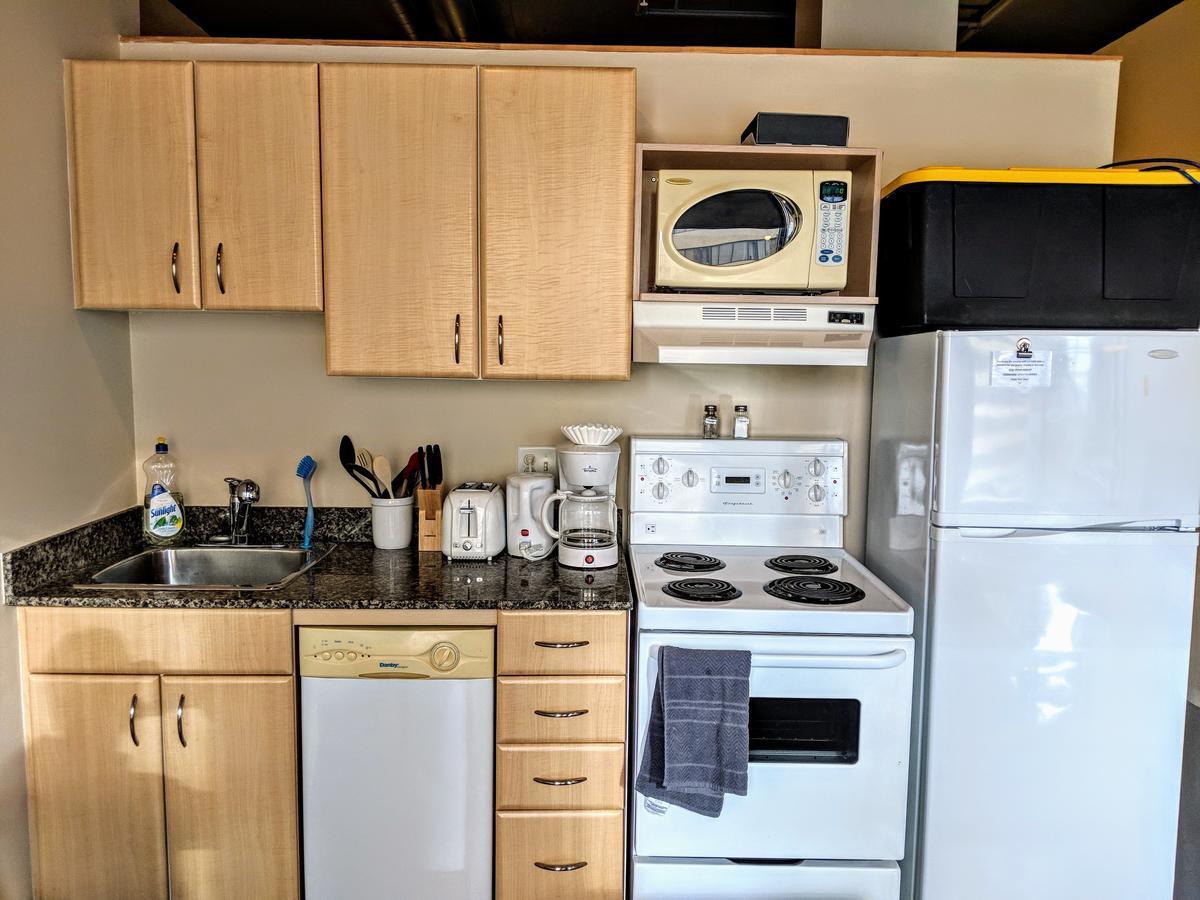 Modern Downtown Loft Near Rogers Place,Shaw Conf Daire Edmonton Dış mekan fotoğraf